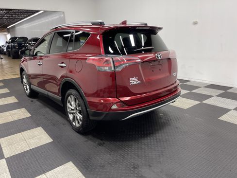 Used 2018 Toyota RAV4 Limited AWD/4WD image 2