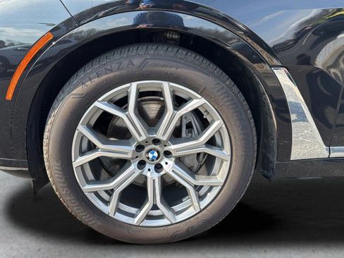 Used 2025 BMW X7 xDrive40i w/ Climate Comfort Package image 16