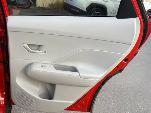 Used 2024 Hyundai Kona SEL FWD image 15