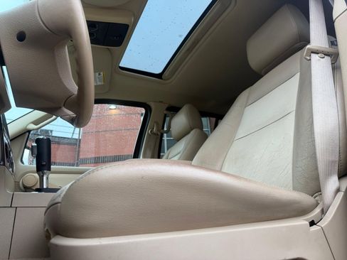 Used 2006 Ford Explorer XLT AWD/4WD image 13