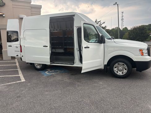 Used 2021 Nissan NV 2500 SV w/ Back Door Glass Package RWD image 32