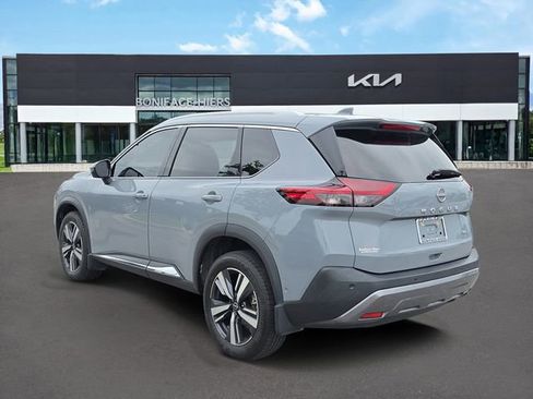 Used 2023 Nissan Rogue SL w/ SL Premium Package FWD image 3