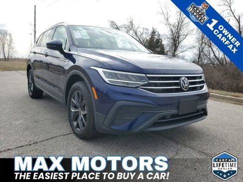 Used 2023 Volkswagen Tiguan SE image 1