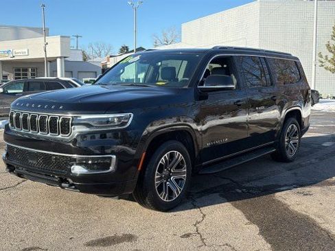 Used 2023 Jeep Wagoneer L 4WD w/ Premium Group I image 6