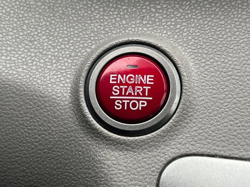 Used 2017 Honda Odyssey SE image 24