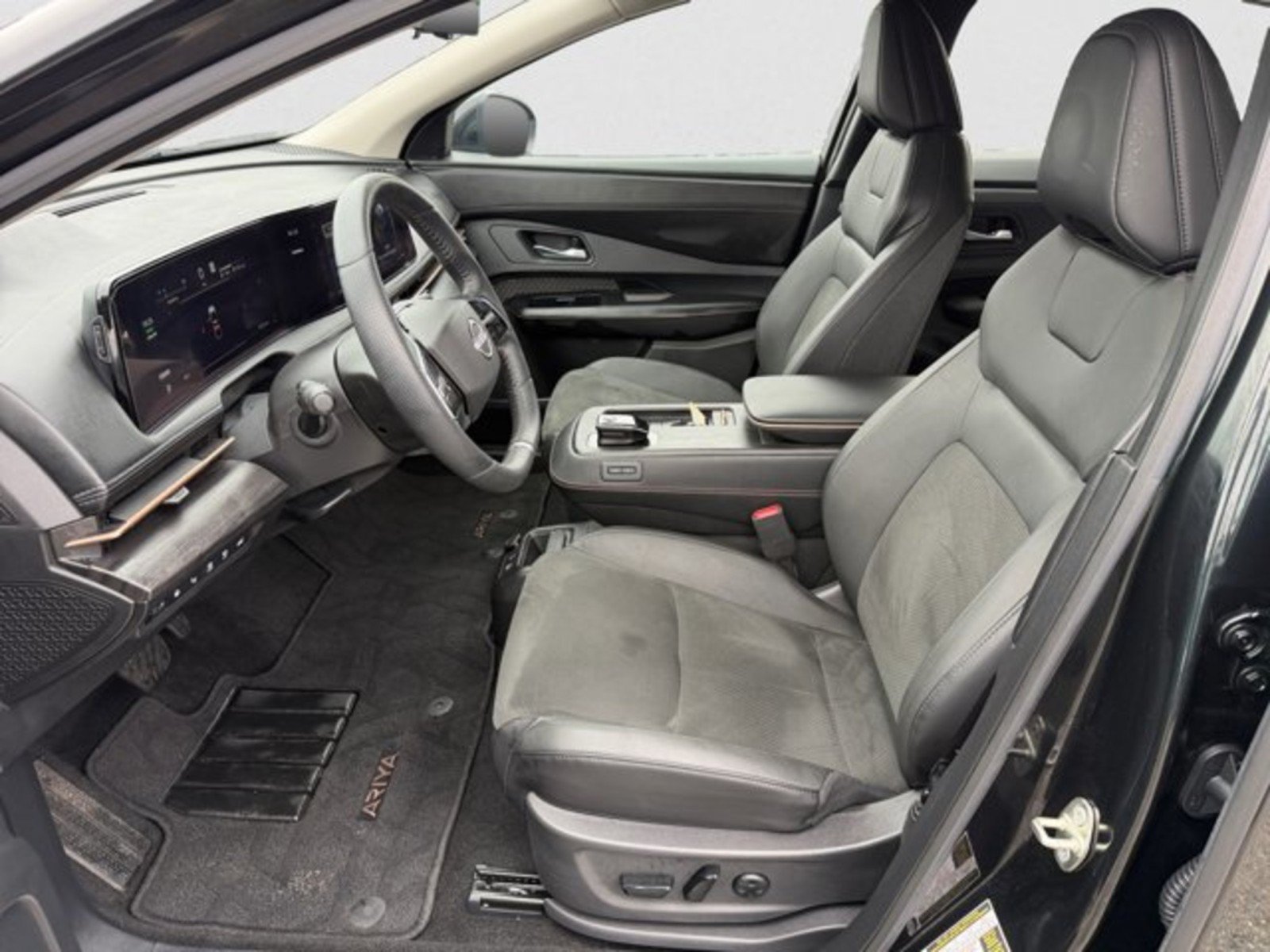 Used 2024 Nissan Ariya FWD image 10