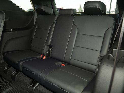 Used 2026 Chevrolet Traverse LT w/ Driver Confidence Package image 32