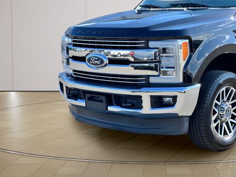 Used 2019 Ford F250 Lariat w/ Lariat Ultimate Package AWD/4WD image 44