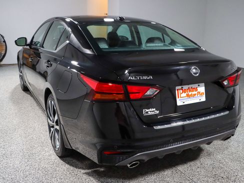 Used 2021 Nissan Altima 2.5 SR w/ SR Premium Package FWD image 9