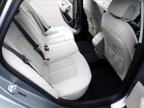 Used 2015 Hyundai Sonata SE image 11