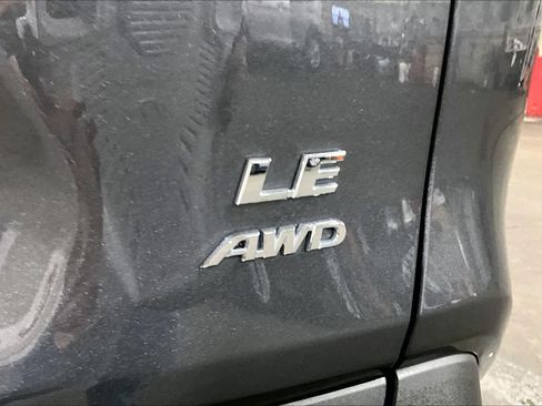 Used 2025 Toyota RAV4 LE AWD/4WD image 10