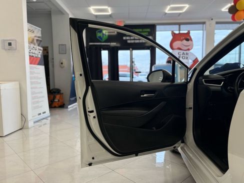Used 2020 Toyota Corolla SE FWD image 35