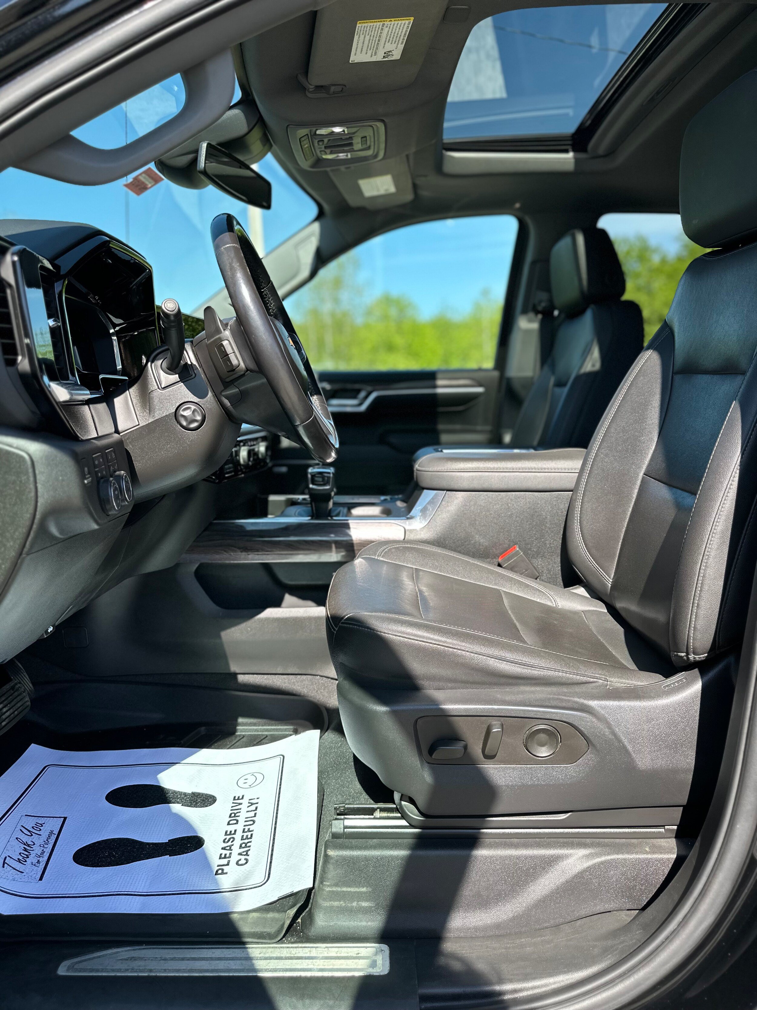 Used 2022 Chevrolet Silverado 1500 LTZ w/ LTZ Premium Package AWD/4WD image 13