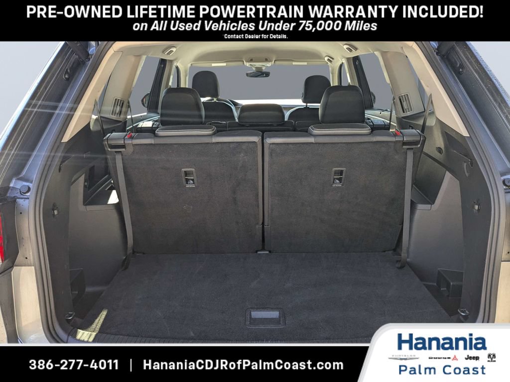 Used 2025 Volkswagen Atlas SE AWD/4WD image 12