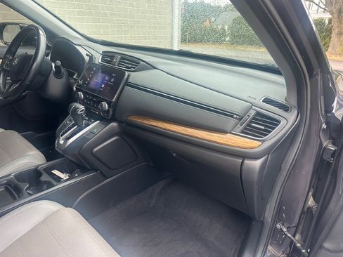 Used 2017 Honda CR-V Touring image 10