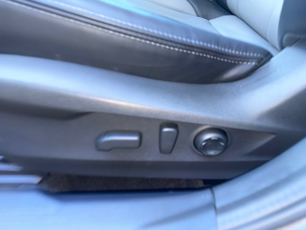 Used 2025 Subaru Outback Limited AWD/4WD image 10