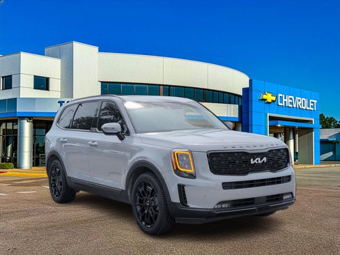 Used 2022 Kia Telluride SX w/ Nightfall Edition Package AWD/4WD image 8