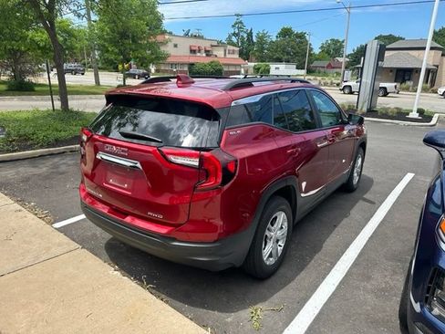 Used 2023 GMC Terrain SLE w/ Driver Convenience Package AWD/4WD image 3