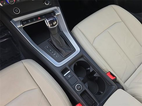 Used 2022 Audi Q3 2.0T Premium Plus w/ Premium Plus Package image 28