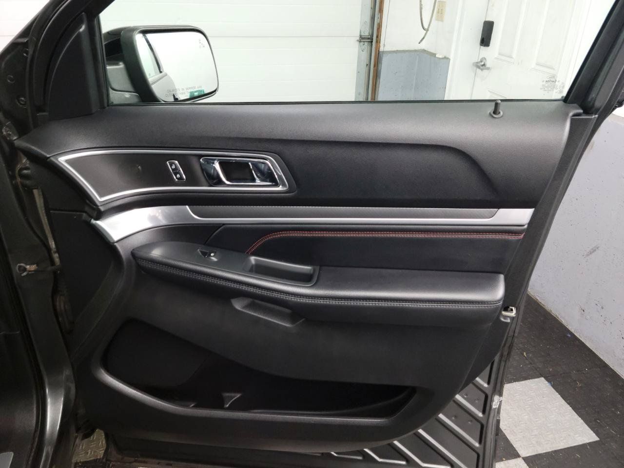 Used 2016 Ford Explorer Sport w/ Equipment Group 401A AWD/4WD image 30
