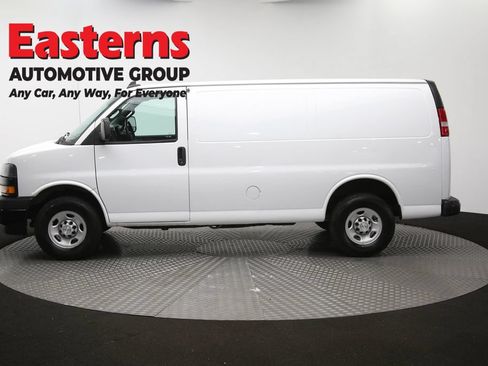 Used 2020 Chevrolet Express 3500 w/ Driver Convenience Package RWD image 57