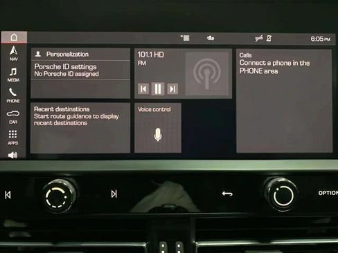 Used 2022 Porsche Macan AWD/4WD image 43