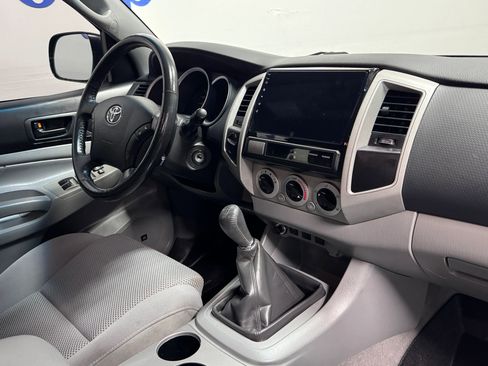 Used 2011 Toyota Tacoma 4x4 Double Cab w/ TRD Off-Road Pkg w/JBL Audio image 12