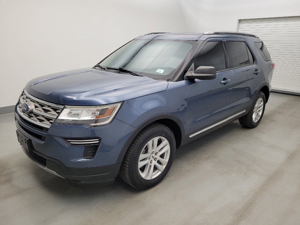 Used 2018 Ford Explorer XLT AWD/4WD image 2
