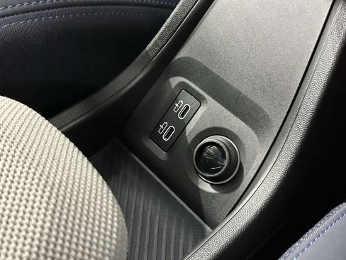 Certified 2025 MINI Cooper 2-Door Hardtop image 23