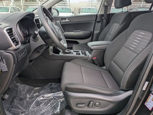 Used 2020 Kia Sportage LX w/ LX Popular Package image 12