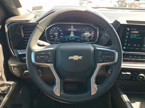 Certified 2025 Chevrolet Silverado 2500 LTZ w/ LTZ Convenience Package AWD/4WD image 21