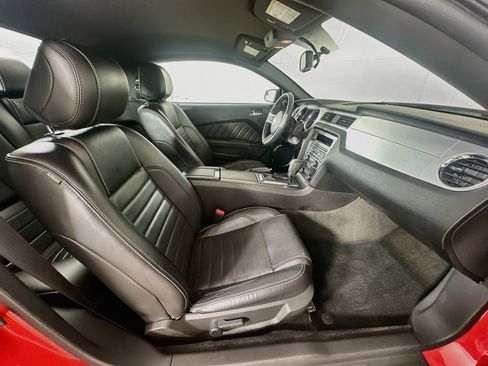 Used 2014 Ford Mustang Premium RWD image 27