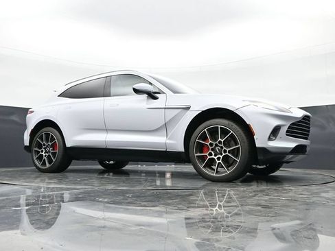 Used 2021 Aston Martin DBX AWD/4WD image 38