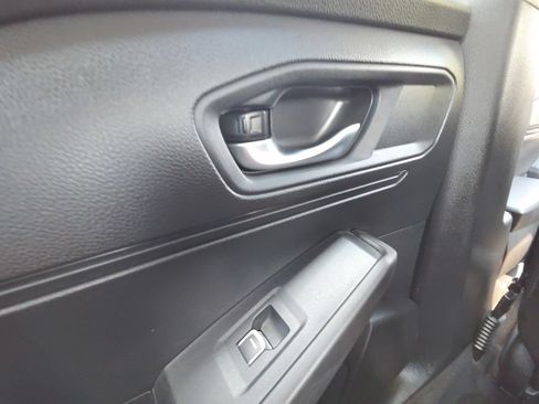 Used 2025 Honda Accord SE image 19