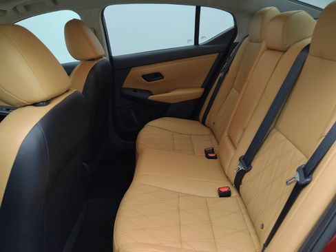 Used 2024 Nissan Sentra SV w/ SV Premium Package image 18