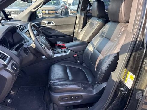 Used 2014 Ford Explorer XLT w/ Equipment Group 202A AWD/4WD image 11