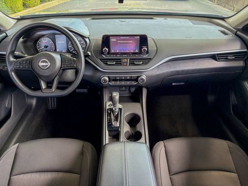Used 2024 Nissan Altima 2.5 S FWD image 2