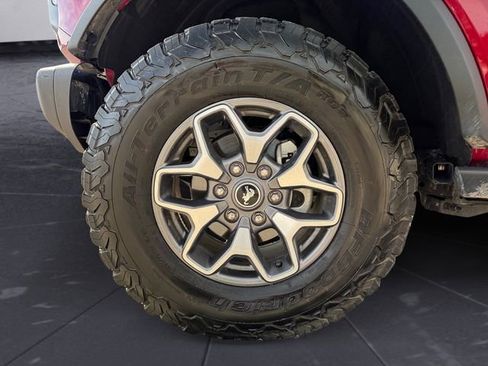 Used 2025 Ford Bronco Badlands image 14