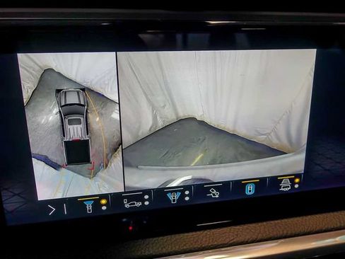 Used 2023 GMC Sierra 1500 Denali w/ Technology Package AWD/4WD image 25