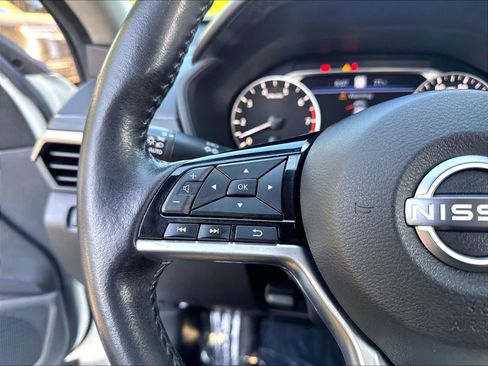 Used 2023 Nissan Altima 2.5 SL FWD image 21