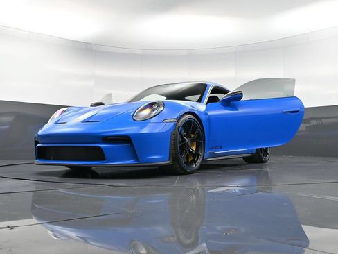 Certified 2022 Porsche 911 GT3 RWD image 37