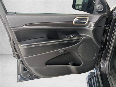 Used 2017 Jeep Grand Cherokee Limited AWD/4WD image 13
