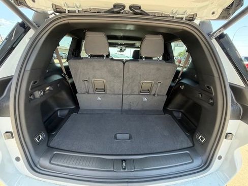 New 2026 Jeep Grand Cherokee L 4WD image 13