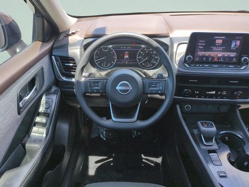 Certified 2023 Nissan Rogue SV FWD image 12