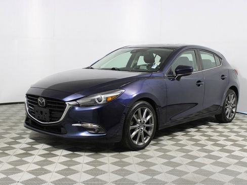 Used 2018 MAZDA MAZDA3 Grand Touring w/ Premium Equipment Package FWD image 11