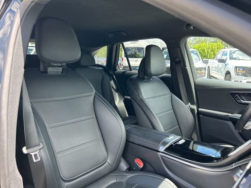 Used 2024 Mercedes-Benz GLC 300 4MATIC image 35