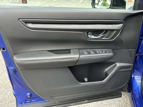 Used 2025 Honda CR-V Sport image 14