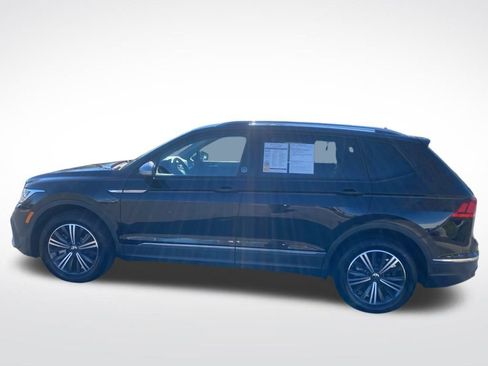 Used 2024 Volkswagen Tiguan SE image 4