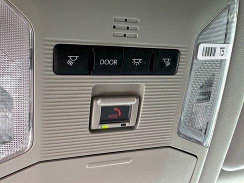 Used 2025 Toyota RAV4 LE AWD/4WD image 26