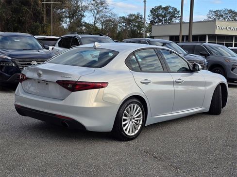 Used 2023 Alfa Romeo Giulia Sprint image 6